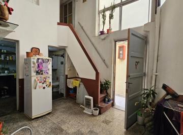 PH · 54m² · 3 Ambientes · PH - Para Refaccionar! en Venta en Parque Patricios 3 Ambientes Planta Baja