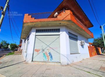 Local comercial · 85m² · 2 Ambientes · Venta Local en Esquina 85 m² Isidro Casanova
