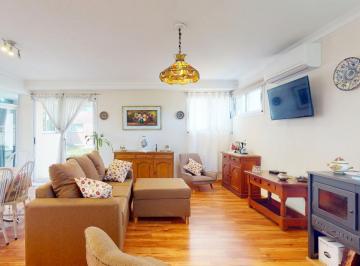 Casa · 151m² · 4 Ambientes · 2 Cocheras · Casa en Venta Villa Castells de 2 Dorm. (El Estero)