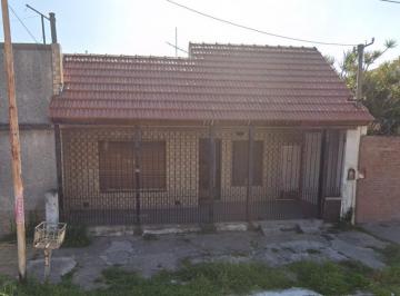 Terreno · 100m² · 3 Ambientes · 1 Cochera · Venta Casa Sobre Lote 8.66 por 26, Financia, Villa Madero