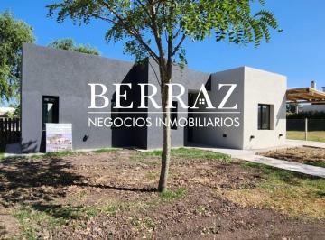 Casa · 154m² · 5 Ambientes · 2 Cocheras · Casa Venta 4 Dorm. Barrio Santa Emilia Lote de 510 m² Pilar del Este
