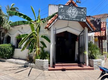 Local comercial · 50m² · Local en Esquina con Renta