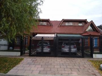 Casa · 150m² · 6 Ambientes · 1 Cochera · Casa Estilo Duplex