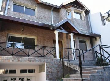 Casa · 384m² · 4 Ambientes · 3 Cocheras · Chalet a Estrenar en Ituzaingo