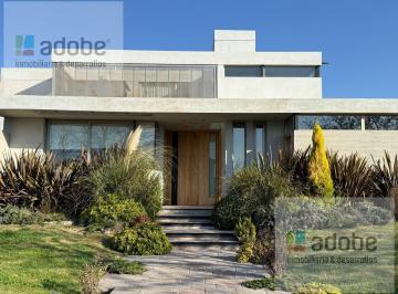 Casa · 550m² · 3 Dormitorios · 2 Cocheras · Casa B° La Vacherie - Maipu