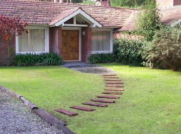 Casa · 144m² · 4 Ambientes · Hermoso Chalet en Bosque de Carilo