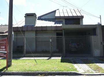 Casa · 205m² · 4 Ambientes · 1 Cochera · Venta de Casa en Parque Ayerza, Castelar