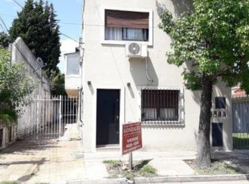 Casa · 40m² · 3 Ambientes · 1 Cochera · Venta Casa en PH Al Frente en Castelar Norte