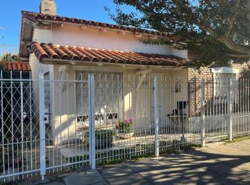 Casa · 100m² · 3 Ambientes · Chalet a Reciclar Castelar Sur