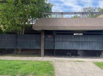 Casa · 179m² · 3 Ambientes · 2 Cocheras · Casa en Venta en Ituzaingó