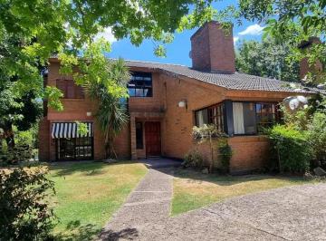 Casa · 200m² · 5 Ambientes · 3 Cocheras · Hermosa Casa en Venta Barrio Campo Chico Pilar