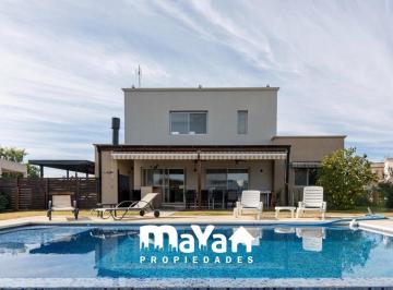 Casa · 181m² · 4 Ambientes · 2 Cocheras · Casa en Venta Vista Al Lago