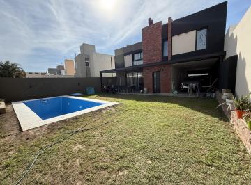 Casa de 4 ambientes, Córdoba · Manantiales I Miradores Tremenda Casa en Venta 3dor + Escrit Pileta Gran Patio 230cub 286terr