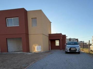Casa · 86m² · 4 Ambientes · 2 Cocheras · Casa en Venta en Casas de San Patricio, Villanueva, Tigre