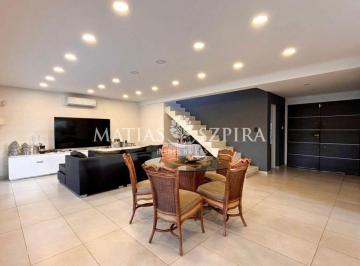 Casa · 183m² · 4 Ambientes · 2 Cocheras · Casa en Venta en Alvarez del Bosque