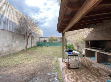 Casa · 191m² · 5 Ambientes · 1 Cochera · Venta Casa Rosario Barriotriangulo 4 Dorm. Amplia Luminosa