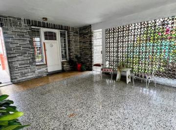 Casa · 100m² · 3 Ambientes · 1 Cochera · Casa - Lanús Oeste