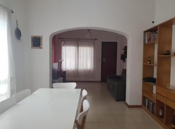 Casa · 118m² · 4 Ambientes · 1 Cochera · Venta - Casa, 3 Dorm - Excelente Ubicación, Lomas de Zamora, Este