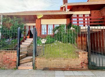 Casa · 250m² · 4 Ambientes · 4 Cocheras · Casa 4 Amb