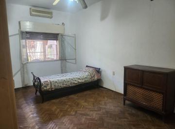 Casa · 120m² · 5 Ambientes · 1 Cochera · Venta - Casa 3 Dorm., con Cochera y Patio - España y Hospitales, Rosario. Apto Crédito.