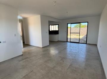Casa · 89m² · 3 Ambientes · 1 Cochera · Casa - Valle Cercano