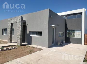 Casa · 154m² · 5 Ambientes · Casa de 5 Ambientes con Parque en Venta en Barrio Nativas - Puertos del Lago, Escobar