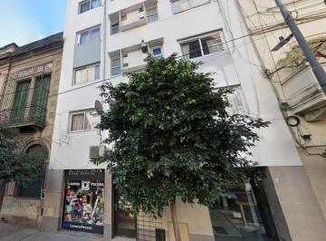 Local comercial · 110m² · 2 Ambientes · Local C/sotano Al Frente con Vivienda de 2 Ambientes