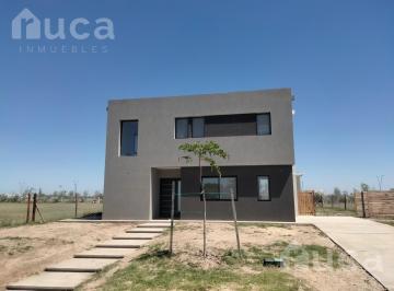 Casa · 164m² · 5 Ambientes · Casa de 5 Ambientes con Parque en Venta en Barrio Nativas - Puertos del Lago, Escobar