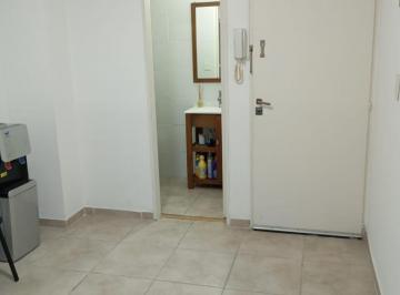 Oficina comercial · 18m² · 2 Ambientes · Oficina Comercial Impecable de 18 m² con Baño