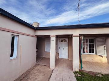 Casa · 128m² · 6 Ambientes · 1 Cochera · Dos Viviendas en un Mismo Terreno - Barrio Malvinas Argentinas