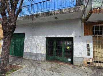 Casa · 225m² · 3 Ambientes · 2 Cocheras · Casa con Local Al Frente y Garage, Una Planta