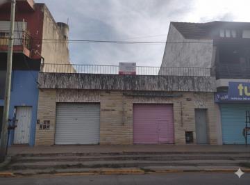 Local comercial · 160m² · 3 Ambientes · Casa y 2 Locales Al Frente William Morris, Hurlingham.