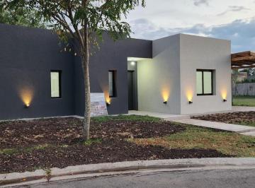 Casa · 153m² · 5 Ambientes · 3 Cocheras · Venta Casa Santa Emilia - Cuan Propiedades