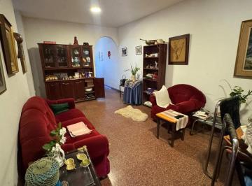 Casa · 198m² · 4 Ambientes · Cf1289 - Casa en Venta - 3 Dorm. - Av Tacuarí y Vivanco