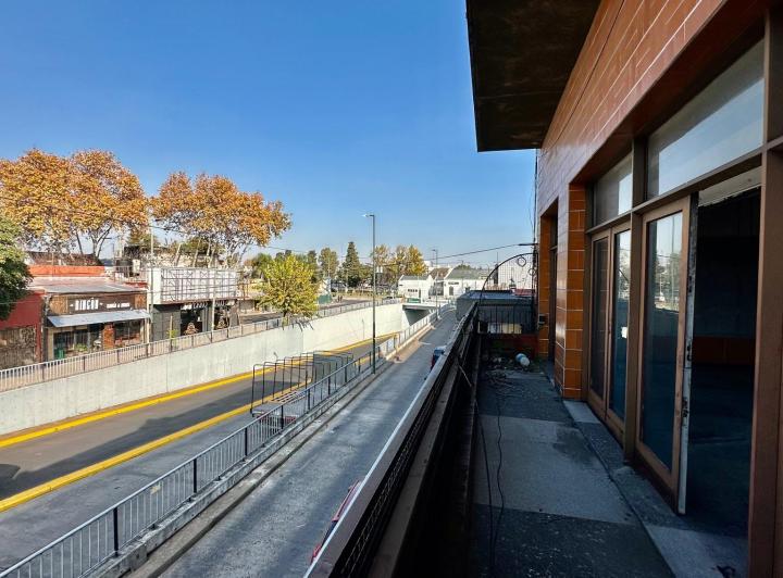 Local comercial · 652m²