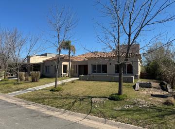 Casa de 5 ambientes, Tigre · Casa con 4 Dorm. en Venta y Alquiler, 1160 m² en Santa Catalina
