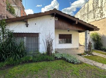 Casa · 105m² · 3 Ambientes · 1 Cochera · Casa a La Venta en Don Torcuato