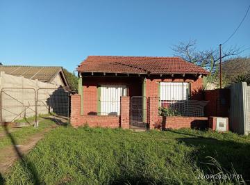 Casa · 70m² · 3 Ambientes · Casa de Dos Dorm. Lote de 10 X 20