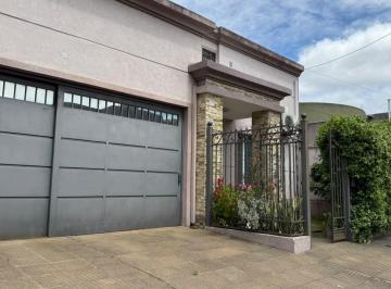Casa · 238m² · 7 Ambientes · 2 Cocheras · Casa en Concordia