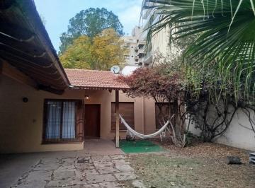 Casa · 250m² · 7 Ambientes · 2 Cocheras · Casa en Venta - Calle 25 de Mayo - Ciudad