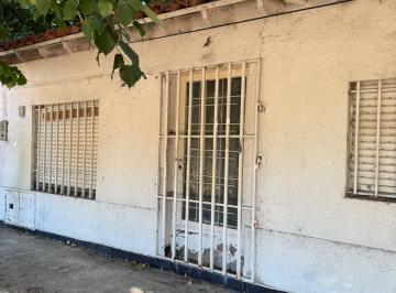 Casa de 4 ambientes, Almirante Brown · Casa de 4 Ambientes con Cochera en Bloque con Dos Departamentos