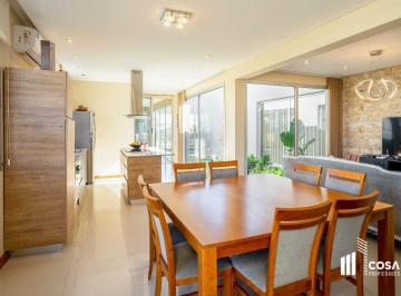 Casa · 207m² · 5 Ambientes · 2 Cocheras · Venta Casa 3 Dorm. San Sebastian Barrio Privado Funes