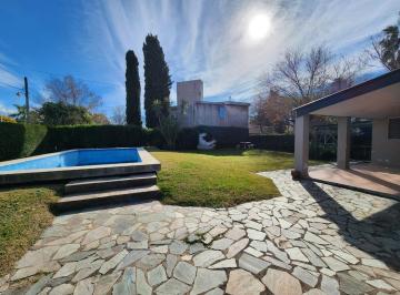 Casa · 60m² · 2 Ambientes · ¡Casa de 60 m² con Pileta, Lote de 20x21!