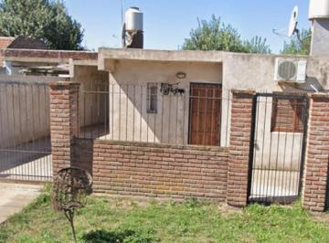 Casa · 55m² · 2 Dormitorios · 1 Cochera · Chalet con Garage