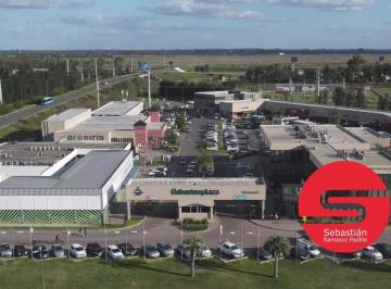 Oficina comercial · 90m² · 3 Ambientes · Oficina Venta Fisherton Shopping Plaza Mall