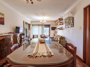 Casa · 424m² · 14 Ambientes · 3 Cocheras · Propiedad Venta Barrio Belgrano Amplio 7 Dorm. 2 Plantas Cochera Jardin Pileta Parrillero