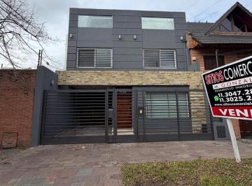 Casa · 200m² · 6 Ambientes · 4 Cocheras · Casa - Ramos Mejia