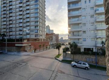 Departamento · 36m² · 2 Ambientes · Alquiler Temporal Departamento 2 Ambientes Al Frente. Zona Varese