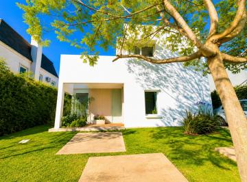 Frente · Casa en Venta en Nordelta Castaños 4 Dorm. con Pileta