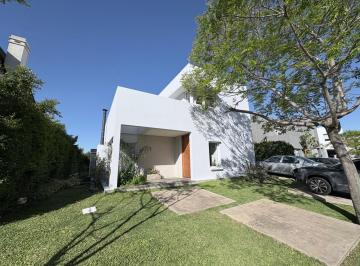 Casa de 5 ambientes, Tigre · Casa en Venta en Nordelta Castaños 4 Dorm. con Pileta